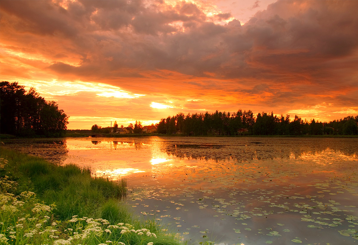 Turisti-Info yötön yö keskiyön aurinko